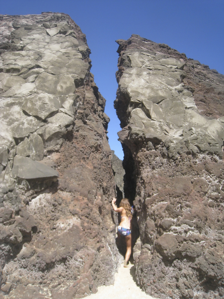 Kalalau trail napali coast kauai hawaii nice crack butt girl woman sexy beach rocks