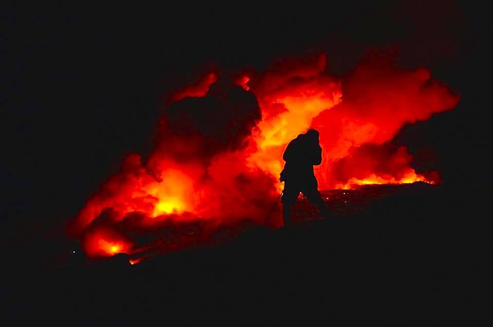 Trek, hike, photography, adventure, exploration, Volcano, volcanoes national park, Hawaii, big, island, kilauea, kalapana, lava, dried, rock, igneous, magma, melting, hot, fire, eruption, 61g, east rift zone, surface, breakout, active, lava tube, glow, bright, fire, photography