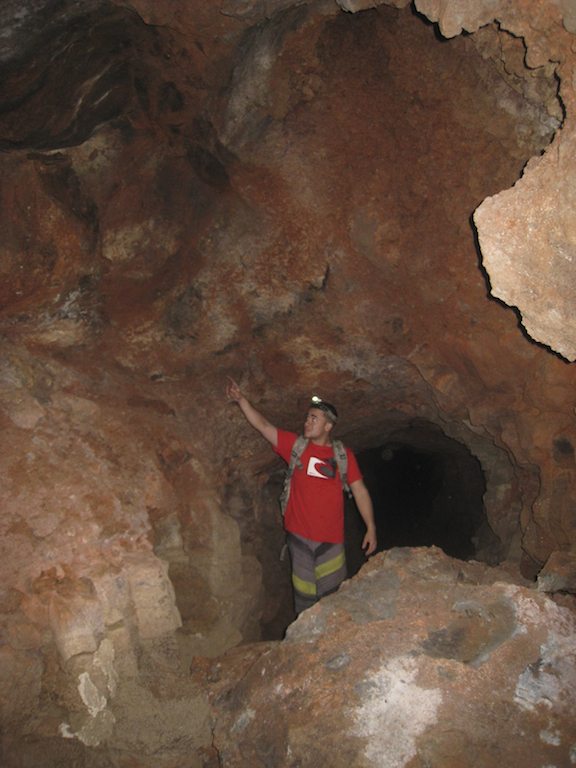 Hawaii, Oahu, Caves, Hiking, Waimalu, ditch, McCandless ditch, tunnel, irrigation, caving, spelunking, underground, underworld