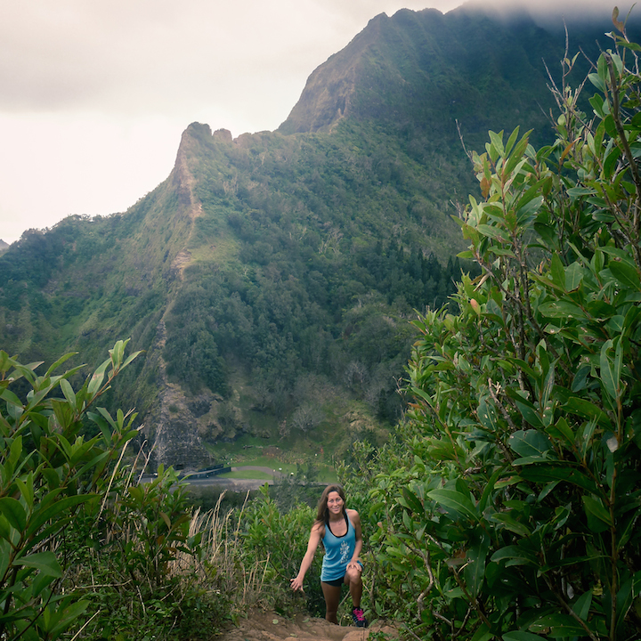 Hawaii, Oahu, Hike, Trek, Cliff, Koolau, Mountain, Ridge, Island, Razor back, Pali, lookout, puka, Pali Puka, beautiful, girl, woman, scenery, view