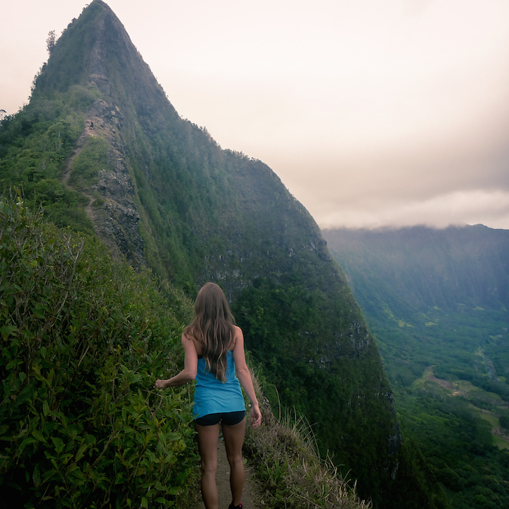 Hawaii, Oahu, Hike, Trek, Cliff, Koolau, Mountain, Ridge, Island, Razor back, Pali, lookout, puka, Pali Puka, beautiful, girl, woman, scenery, view